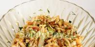Вкусные рецепты салатов с пекинской капустой и копченой курицей Салат из копченой грудки и пекинской капусты